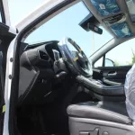 Hyundai SantaFe 2.5l petrol 2023 full option - Thumbnail 14