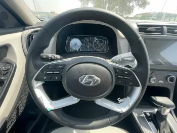 HYUNDAI CREATA 1.6 L WITH SUN ROOF BUSH START