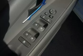 LHD - HYUNDAI ELANTRA 1.6L PETROL 2WD PREMIER PLUS AUTO - 2023