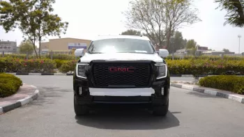 GMC Denali Yuken Black Edition 2023 V8