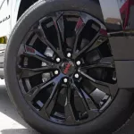GMC Denali Yuken Black Edition 2023 V8 - Thumbnail 4
