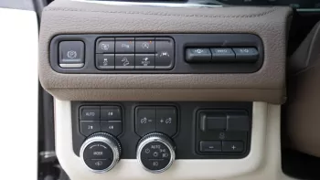 GMC Denali Yuken Black Edition 2023 V8