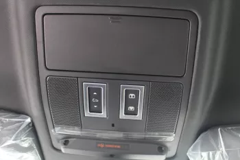 LAND ROVER DEFENDER P400 3.0L PETROL 2023