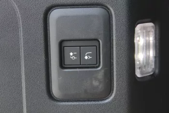 LAND ROVER DEFENDER P400 3.0L PETROL 2023