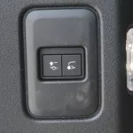 LAND ROVER DEFENDER P400 3.0L PETROL 2023 - Thumbnail 21