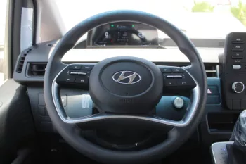 Hyundai Staria 3.5l petrol 2023 fwd