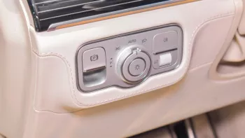 Mercedes Benz GLS600 Maybach 4.0L PETROL 2022