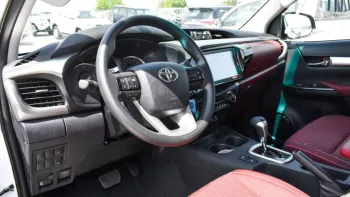 Toyota Hilux GLX SR5 A/T 2023 4WD 2.7L