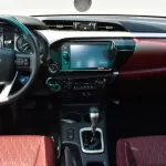 Toyota Hilux GLX SR5 A/T 2023 4WD 2.7L - Thumbnail 10