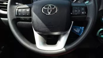 Toyota Hilux GLX SR5 A/T 2023 4WD 2.7L