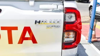 Toyota Hilux GLX SR5 A/T 2023 4WD 2.7L