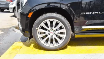 GMC Denali Yuken 2023 4WD 8Cyl