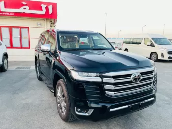 Toyota land cruiser LC300 VXR 4.0L petrol 2023