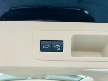 Toyota land cruiser LC300 VXR 4.0L petrol 2023