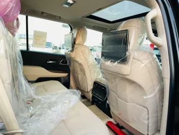 Toyota land cruiser LC300 VXR 4.0L petrol 2023