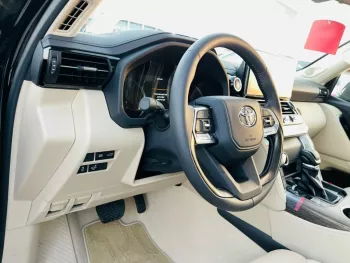 Toyota land cruiser LC300 VXR 4.0L petrol 2023