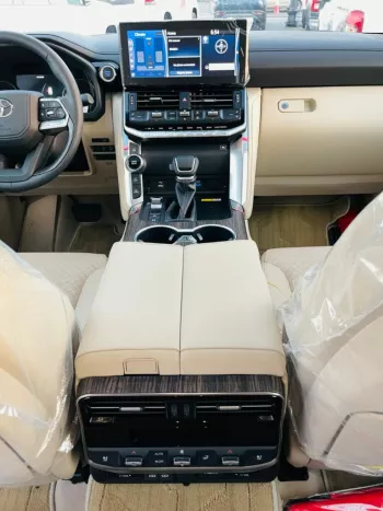 Toyota land cruiser LC300 VXR 4.0L petrol 2023