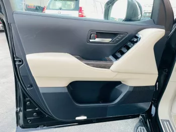 Toyota land cruiser LC300 VXR 4.0L petrol 2023