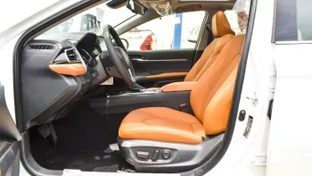 Toyota Camry Hybrid Lumiere 2.5L 2023 FWD