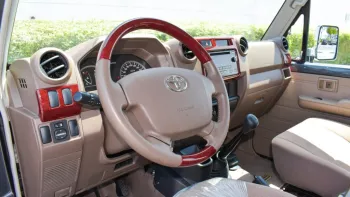Toyota Land Cruiser Hard roof 2023 4WD 3.5L