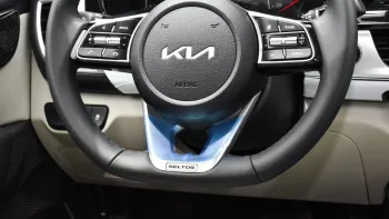 Kia Seltos FWD 2023 1.6L V4