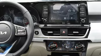 Kia Seltos FWD 2023 1.6L V4
