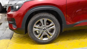 Kia Seltos FWD 2023 1.6L V4