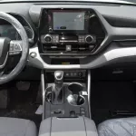 Toyota Highlander GLE Hybrid 2.5L V4 AWD 2023 - Thumbnail 13