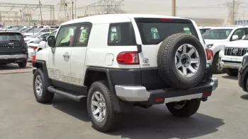 Toyota FJ Cruiser 4WD V6 2023