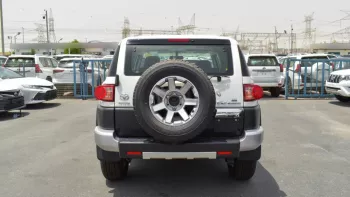 Toyota FJ Cruiser 4WD V6 2023