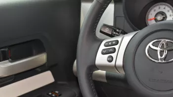 Toyota FJ Cruiser 4WD V6 2023