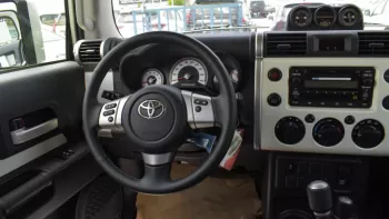 Toyota FJ Cruiser 4WD V6 2023