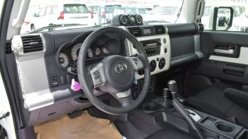 Toyota FJ Cruiser 4WD V6 2023