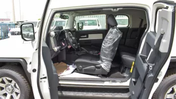 Toyota FJ Cruiser 4WD V6 2023