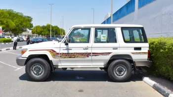 Toyota Land Cruiser Hard Roof LX V8 4WD 2023