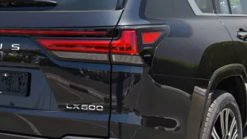 Lexus LX600 Signature Edition 2023 4WD 3.5L V6
