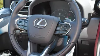 Lexus LX600 Signature Edition 2023 4WD 3.5L V6