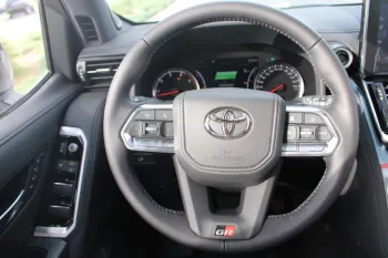 LHD - TOYOTA LANDCRUISER 300 3.3L DIESEL GR SPORT AUTOMATIC - 2023