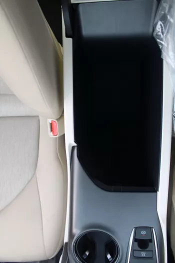 LHD - TOYOTA CAMRY 2.5L PETROL 2WD LE - AUTOMATIC - 2023