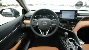 TOYOTA CAMRY LUMIERE 2.5L HYBRID 2023