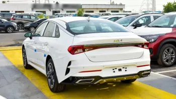 Kia K5 FWD 2023 V4 Mid Option