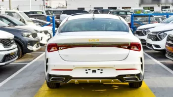 Kia K5 FWD 2023 V4 Mid Option