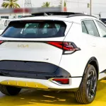 Kia Sportage 2023 FWD 2.0L V4 Full option - Thumbnail 4