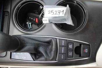 TOYOTA CAMRY LE 2.5L HYBRID FWD 2022 Model Year