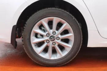 TOYOTA COROLLA Hybrid FWD 1.8L 2022