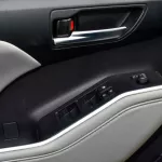 Toyota Highlander Hybrid GLE FWD 2.5L 2023 - Thumbnail 6
