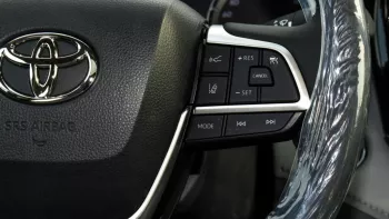 Toyota Highlander Hybrid GLE FWD 2.5L 2023