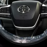 Toyota Highlander Hybrid GLE FWD 2.5L 2023 - Thumbnail 12