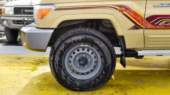 Toyota Land Cruiser Hard Roof V6 2023 With Winch