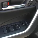 LHD - TOYOTA RAV4 2.0L PETROL FULL OPTIONS AUTOMATIC 2023 WHITE - Thumbnail 6